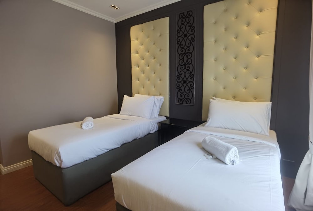 Twin Room - Photo 5