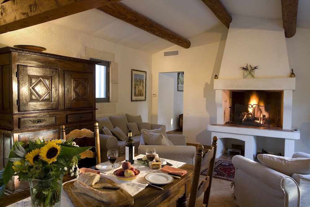 Grand House - Photo 1