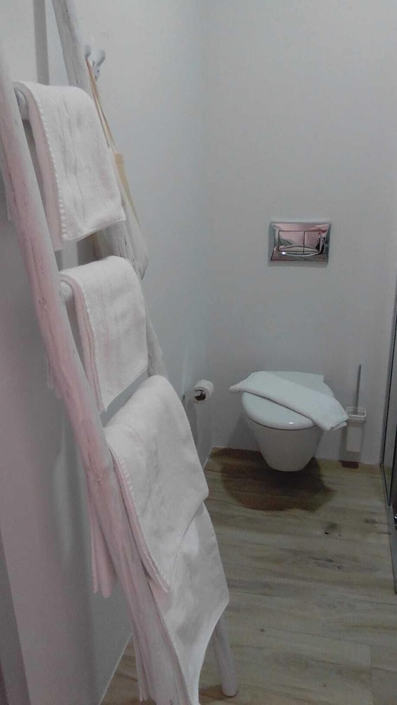 Deluxe Double Room (1) - Photo 3