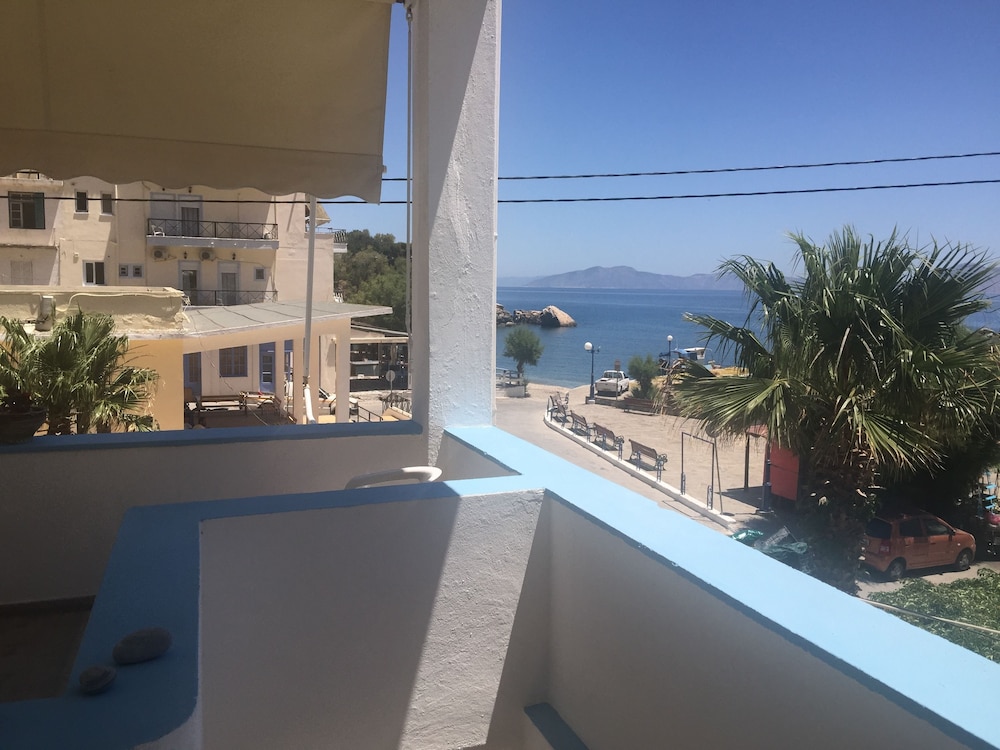 Basic Triple Room, 1 Bedroom, Sea View