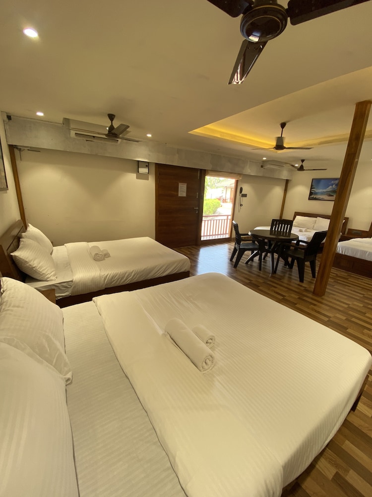 Junior Quadruple Room photo 1
