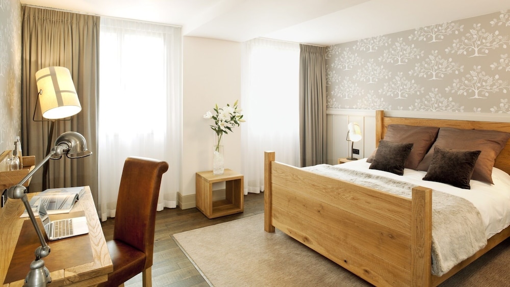 Classic Room (with member access)