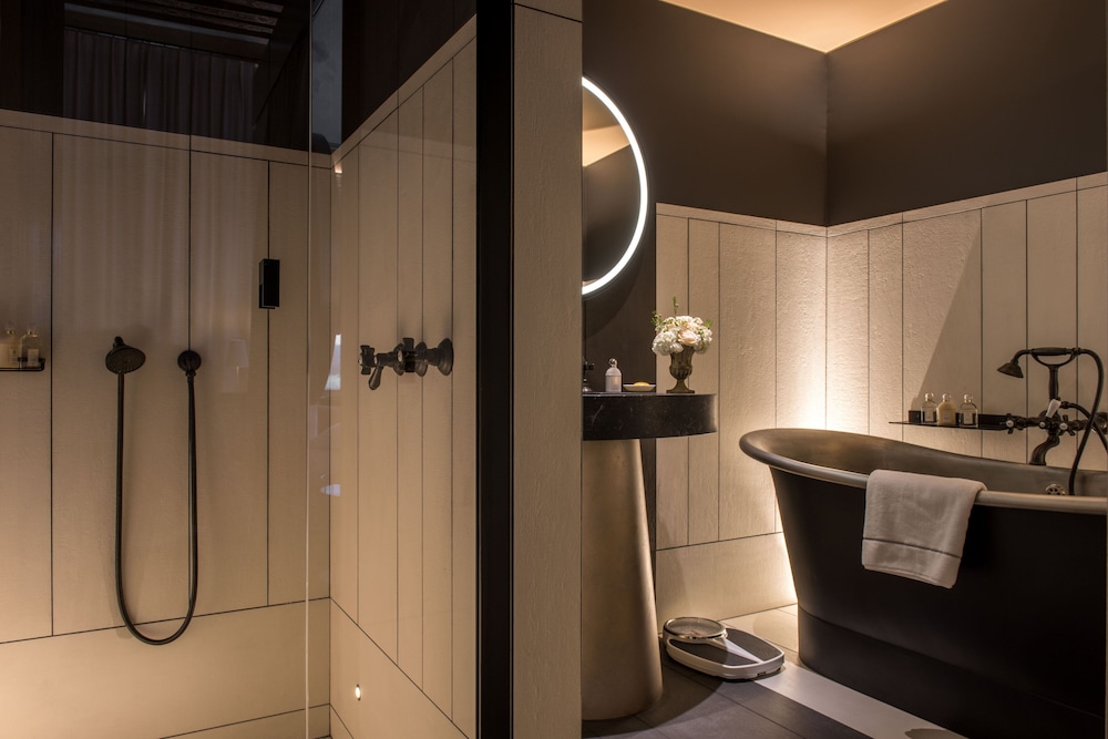 Cour des Vosges - Evok Collection bathroom photo