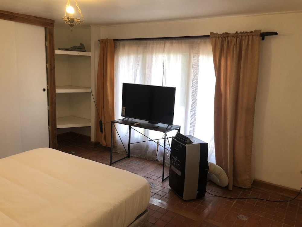 Deluxe Quadruple Room, Jetted Tub photo 1