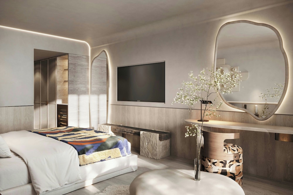 Deluxe Room, 1 King Bed photo 1