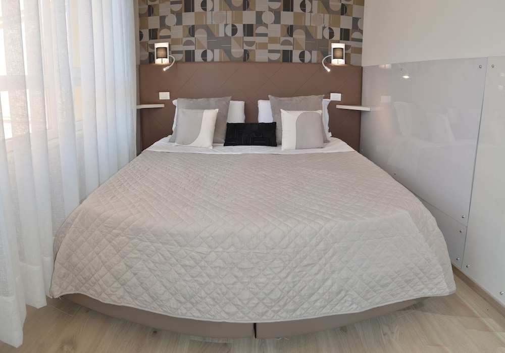 Double or Twin Room photo 2