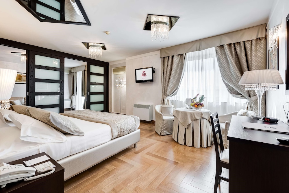 Suite, 1 King Bed, Jetted Tub - Photo 1