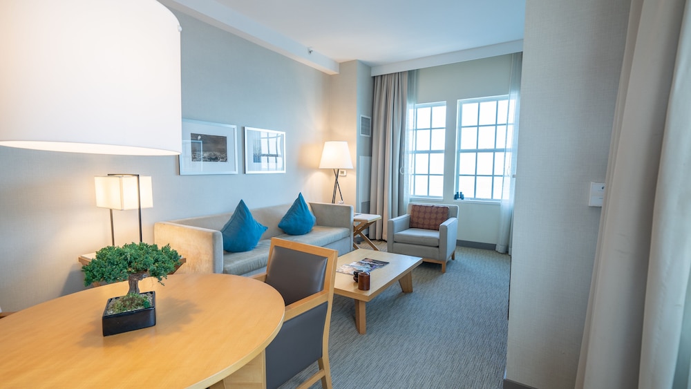 Suite, 1 Bedroom, Mobility Accessible (Roll-In Shower) photo 2