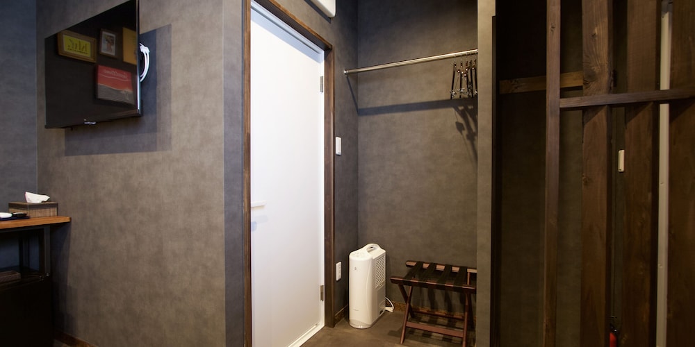Standard Room, Non Smoking (Max 3 people) - Photo 3