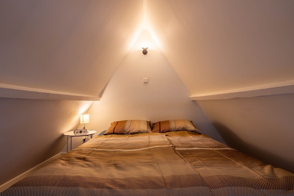 Romantic Apartment, 1 King Bed photo 3