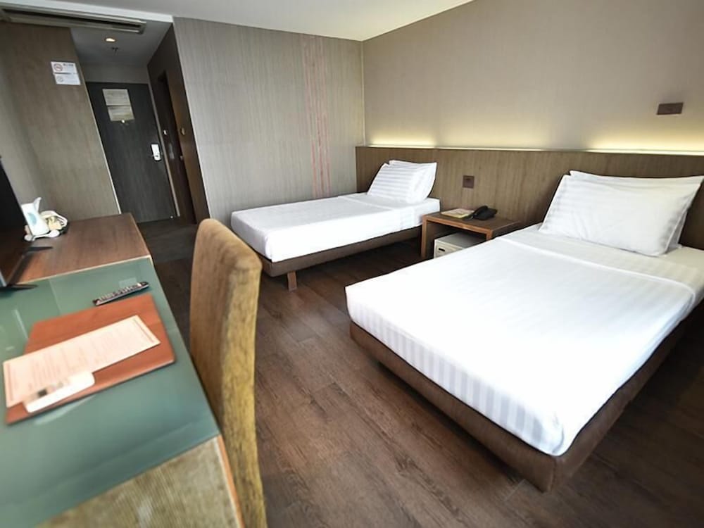 Deluxe Twin Room, Non Smoking, Private Bathroom photo 3
