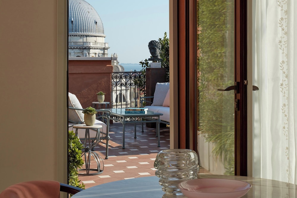 Roof Garden Suite photo 2