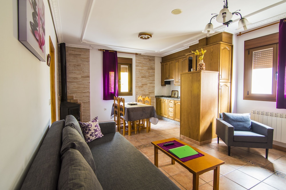 Traditional Apartment, 2 Bedrooms, Fireplace, Ground Floor (4 Pax)