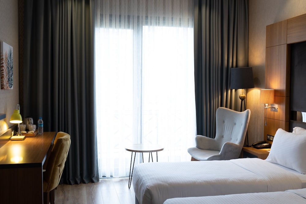Standard Room, 2 Twin Beds, Non Smoking - Photo 3