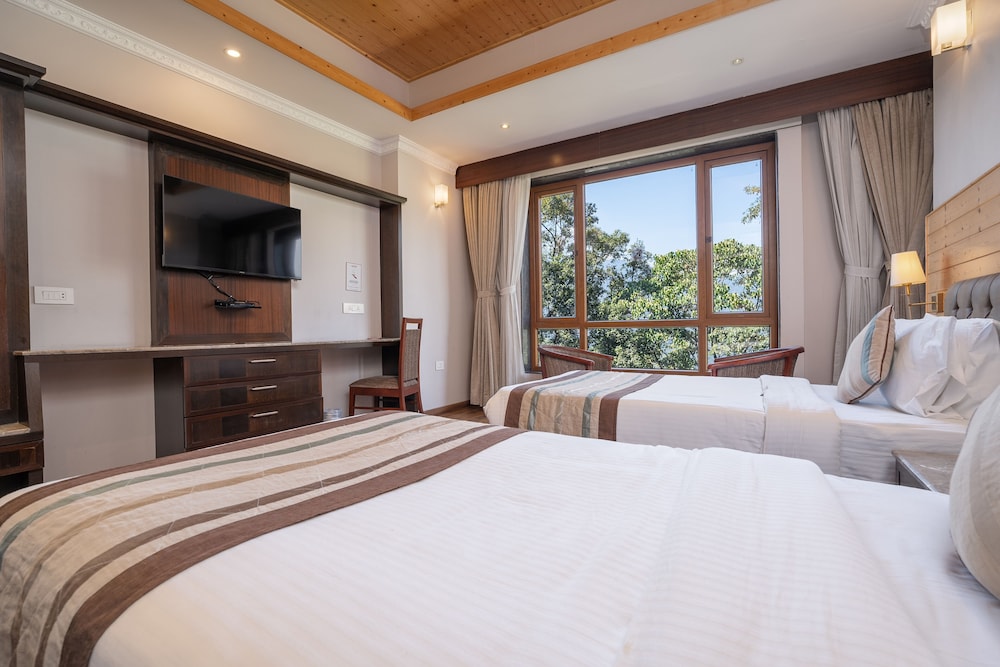 AC Deluxe Twin Room photo 3