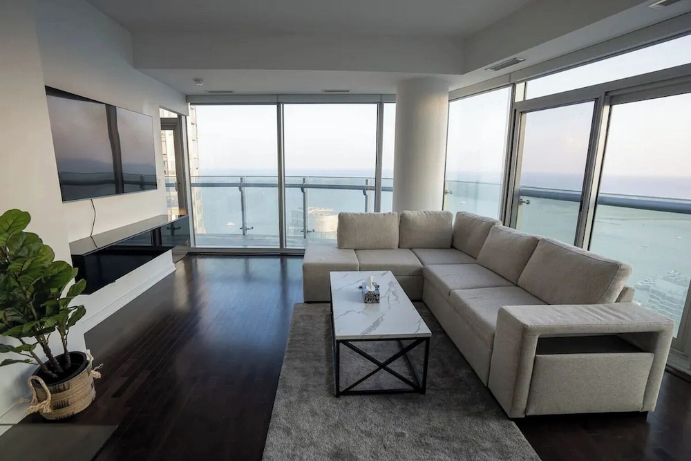 Premier Suite, City View