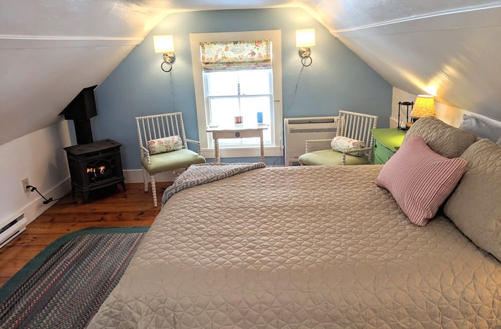 Comfort Room, 1 Queen Bed, Private Bathroom photo 1