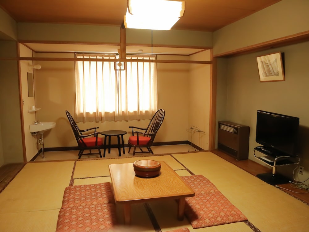Japanese Style Room for 4 Guests with Shared Bathroom and Toilet photo 1