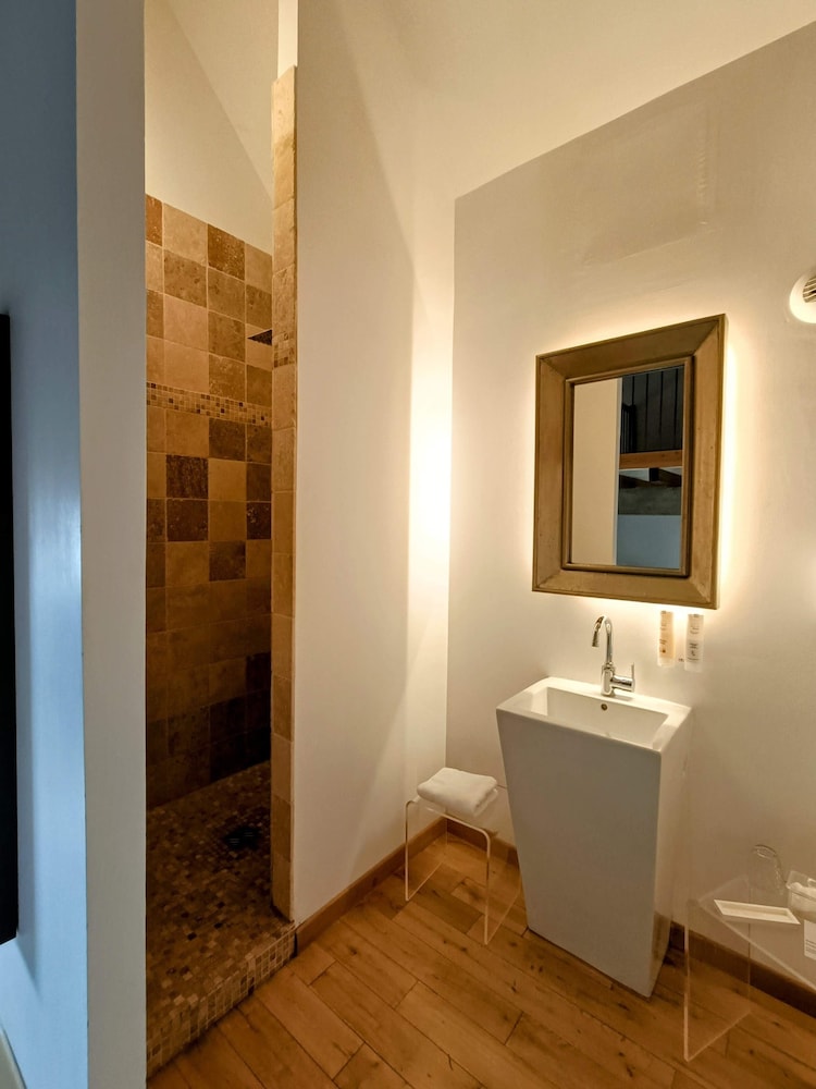 Quadruple Room - Photo 2