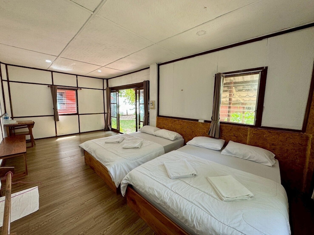 Family Quadruple Room, 2 Queen Beds, Air conditioning, Resort View photo 3