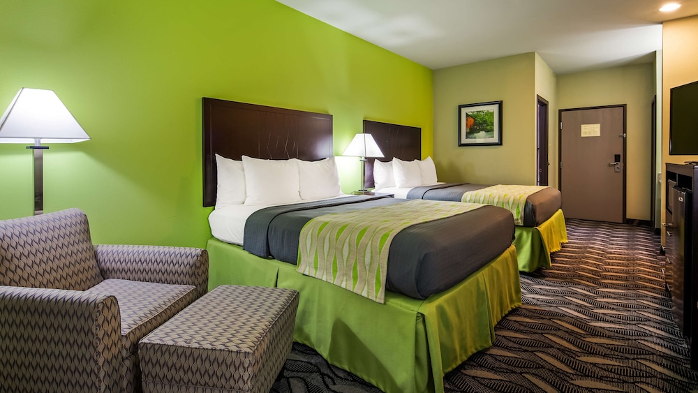 Standard Room, 2 Queen Beds, Non Smoking, Jetted Tub photo 3