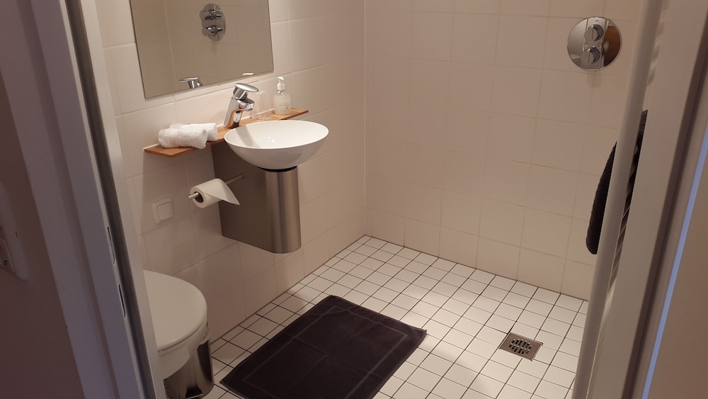 Standard Double Room, Private Bathroom photo 3