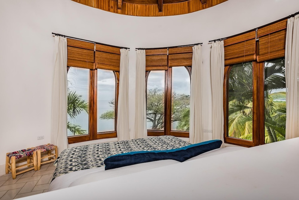 House, Multiple Beds (Flamingo Blu) photo 3