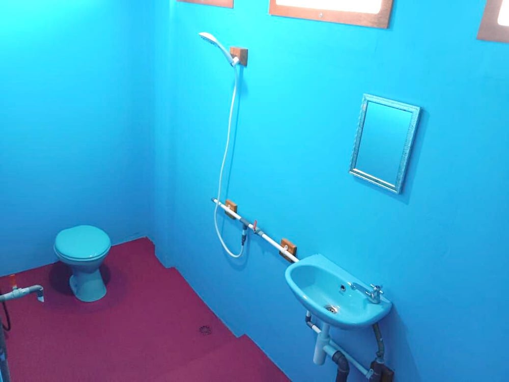 Economy Twin Room - Photo 5