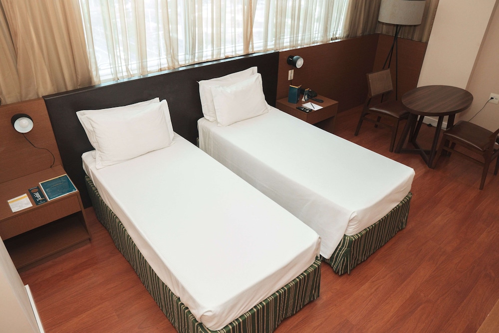 Room, 2 Twin Beds, Sea View
