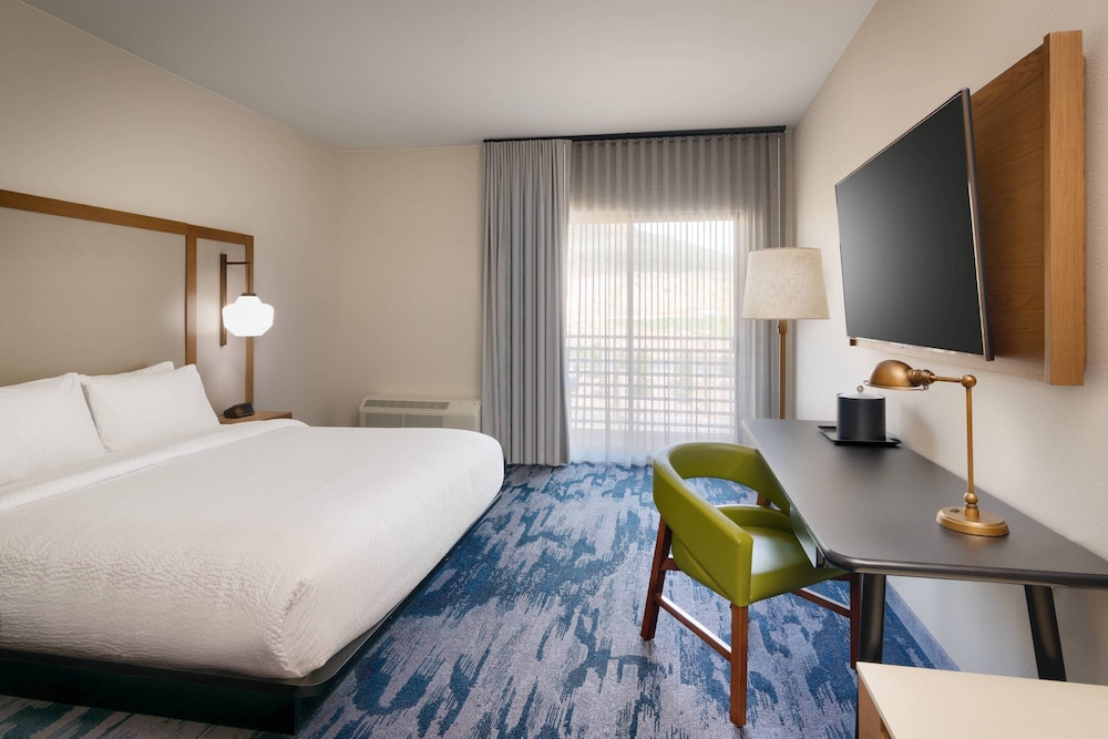 Deluxe Room, 1 King Bed, Balcony