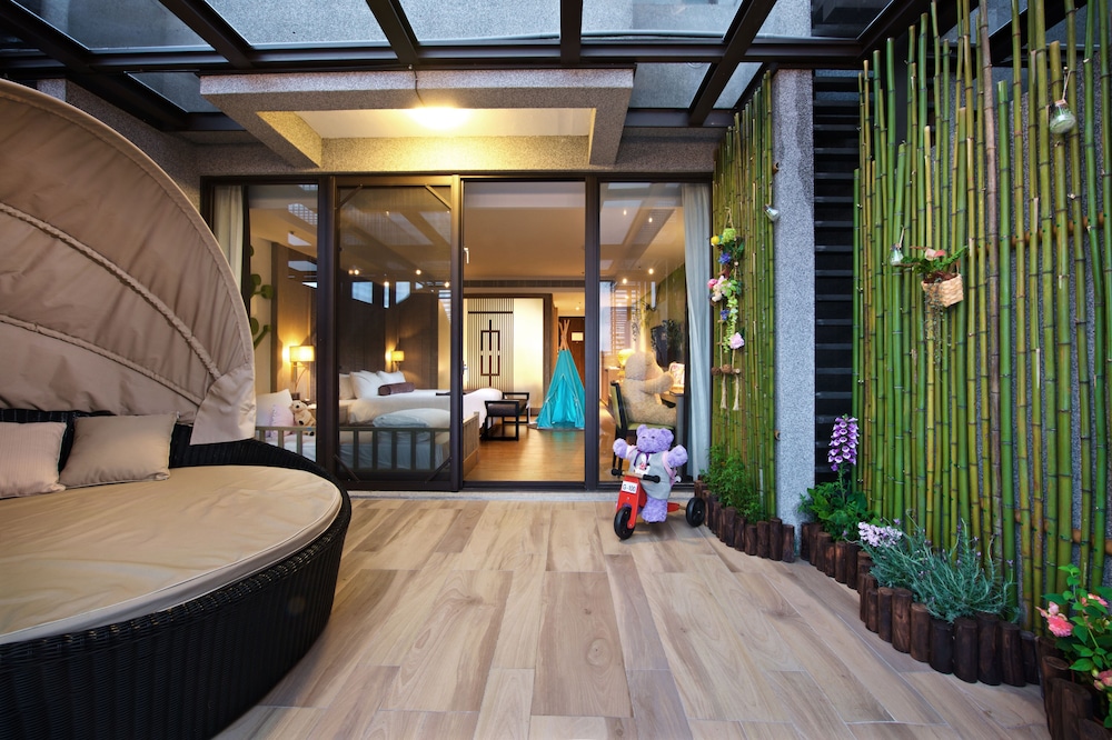 Geranium Sky Suite photo 2