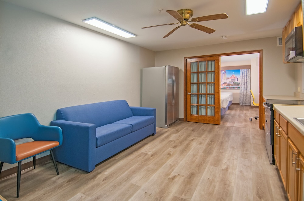 Suite, Multiple Beds, Non Smoking, Kitchen photo 2