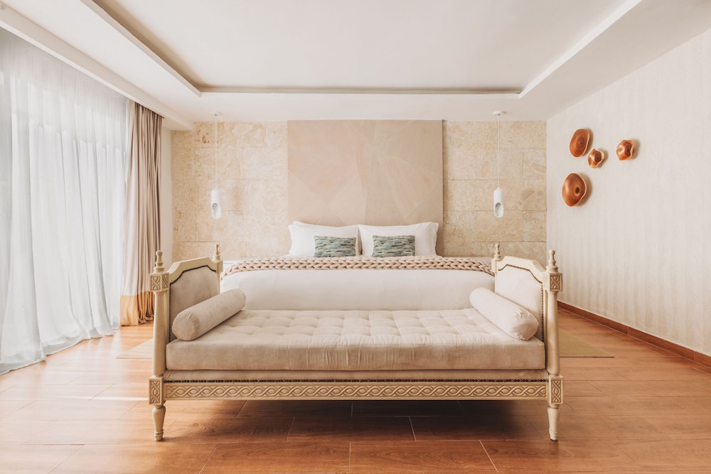 Honeymoon Suite, 1 King Bed, Private Pool, Ocean View (castle)