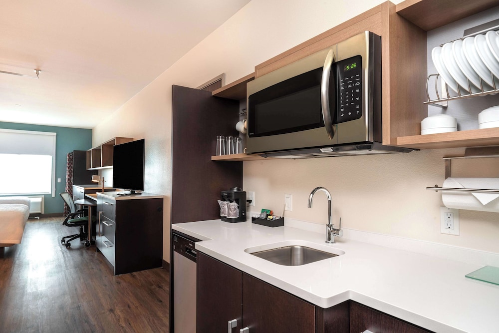 Studio Suite, 2 Queen Beds, Accessible, Bathtub - Photo 3