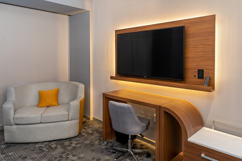 Room, Multiple Beds - Photo 4