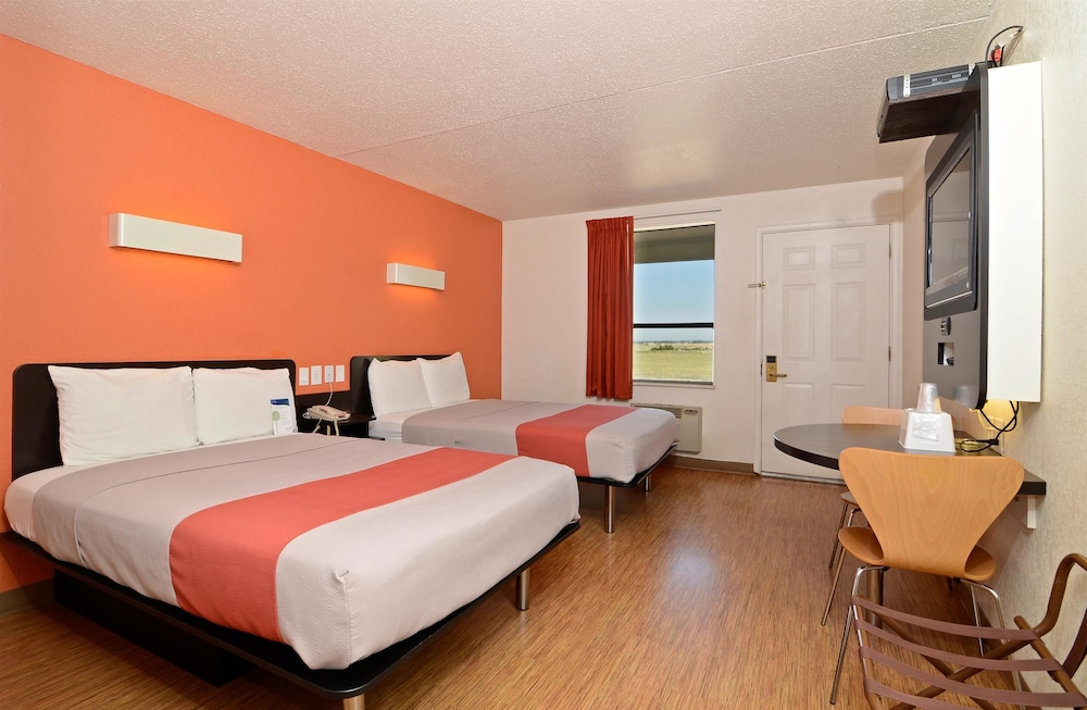 Standard Room, 2 Double Beds, Non Smoking photo 3