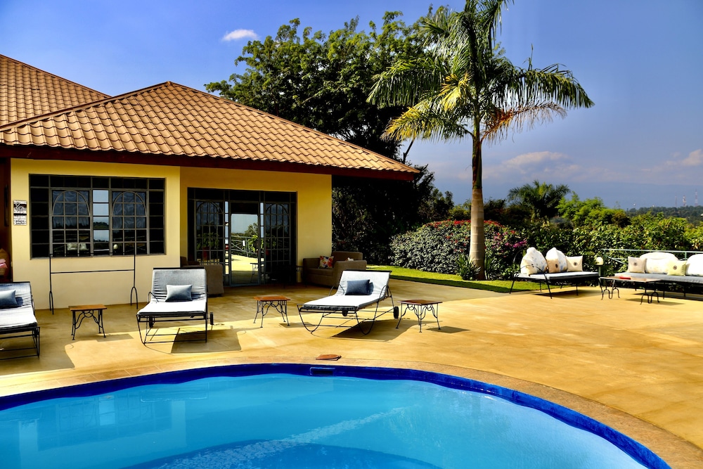 Executive Double Room, 1 King Bed, Pool View photo 2