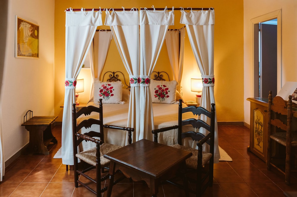 Classic Room - Photo 2