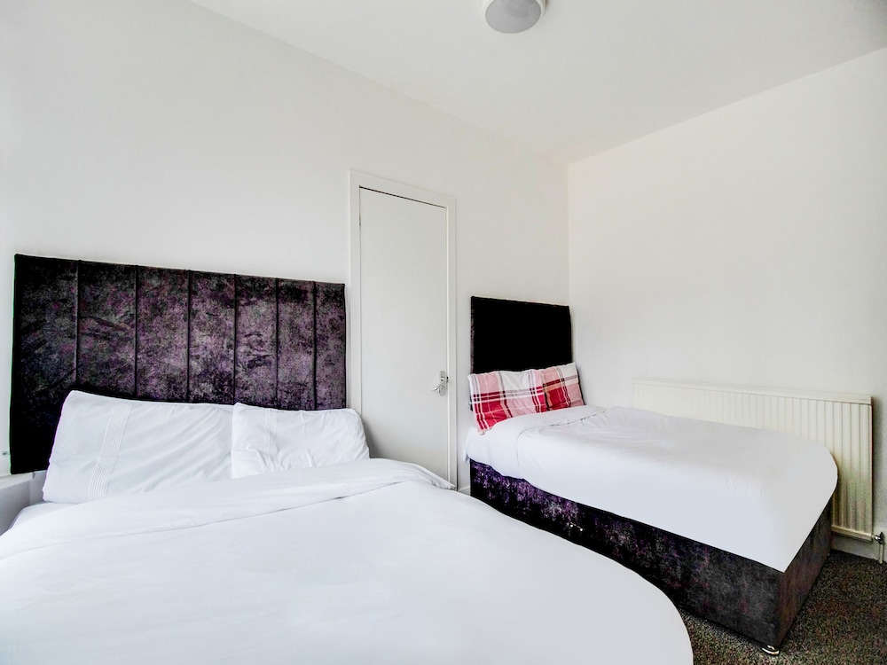 Standard Double Room, Shared Bathroom photo 3