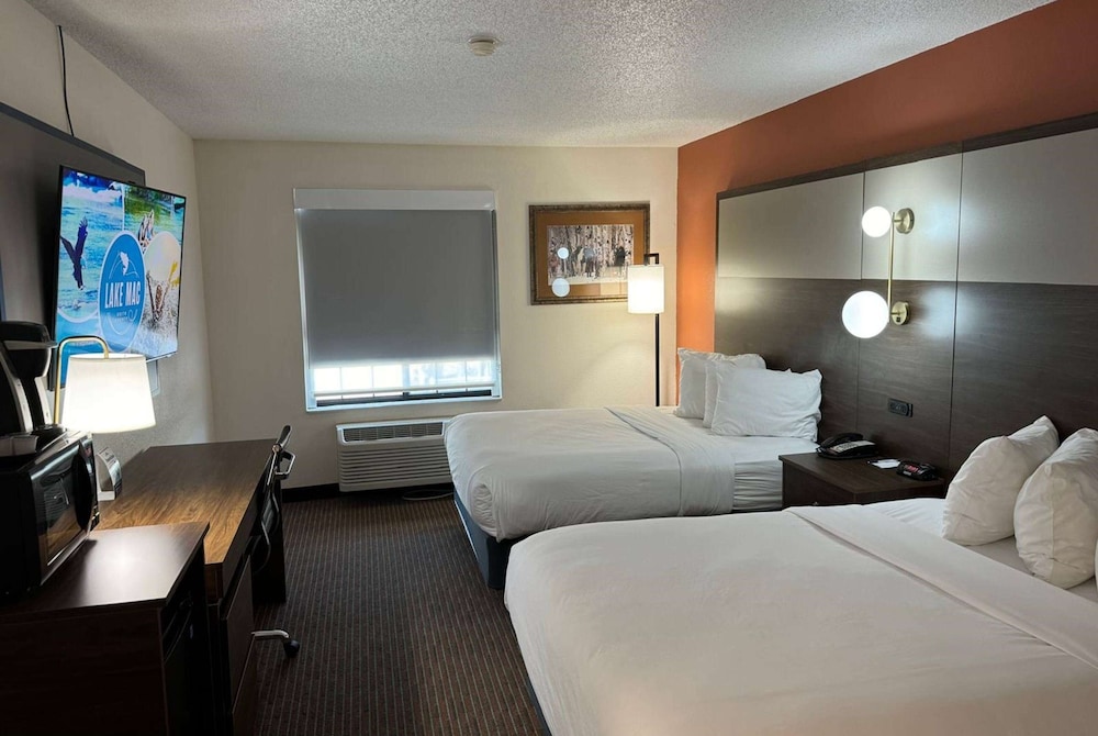Room, 2 Queen Beds, Non Smoking - Photo 1