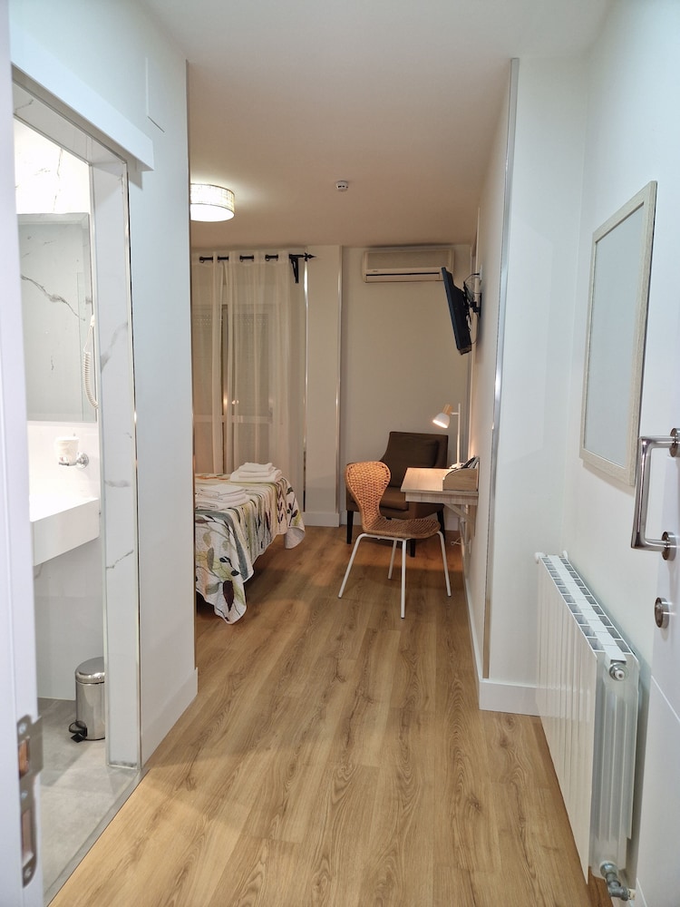 Comfort Room photo 2