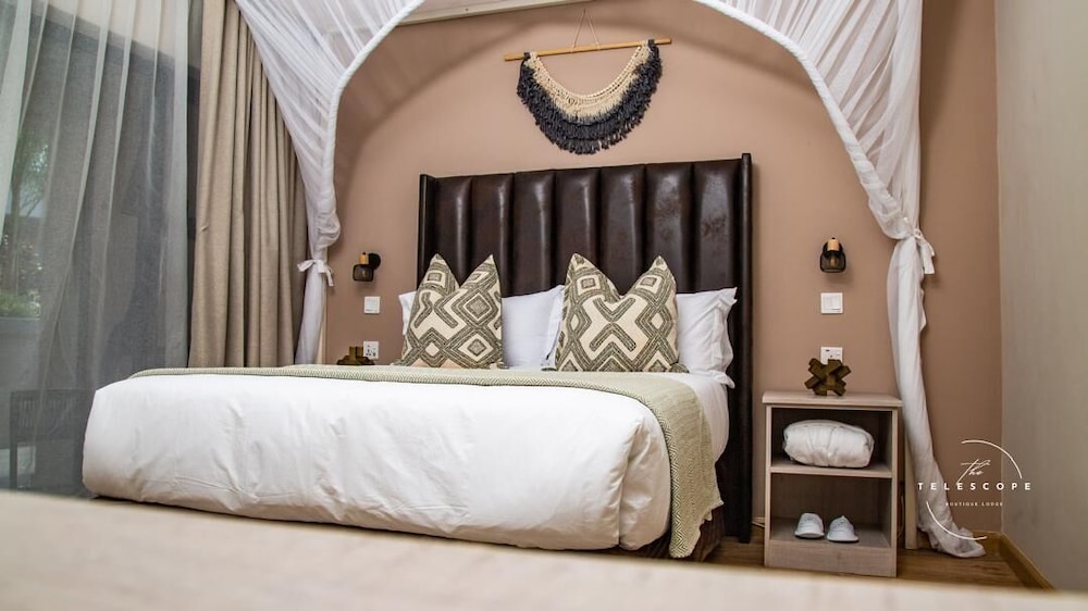 Standard Twin Room, Patio, Pool View photo 1