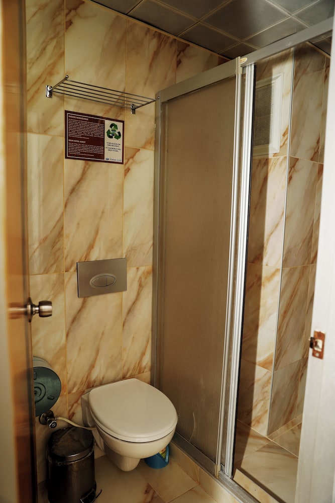 Basic Triple Room photo 2