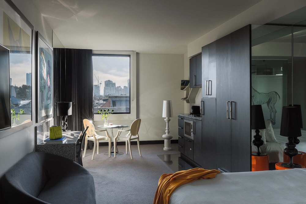 Deluxe Studio Suite - Photo 6