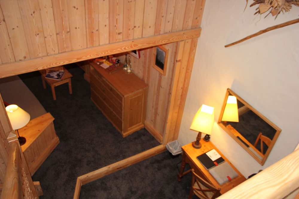 Suite - Photo 10