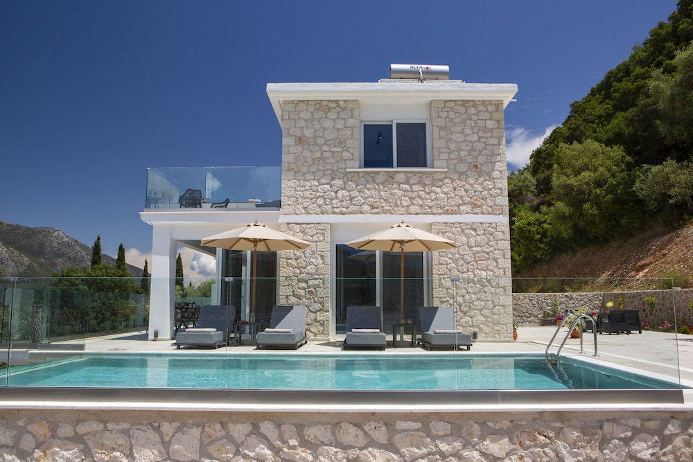 Villa, Accessible, Smoking