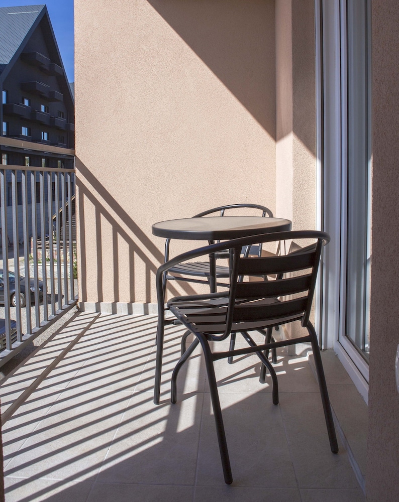 Gallery Apartment photo 2