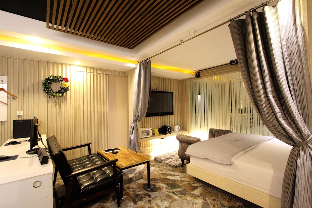 Deluxe Double Room photo 3