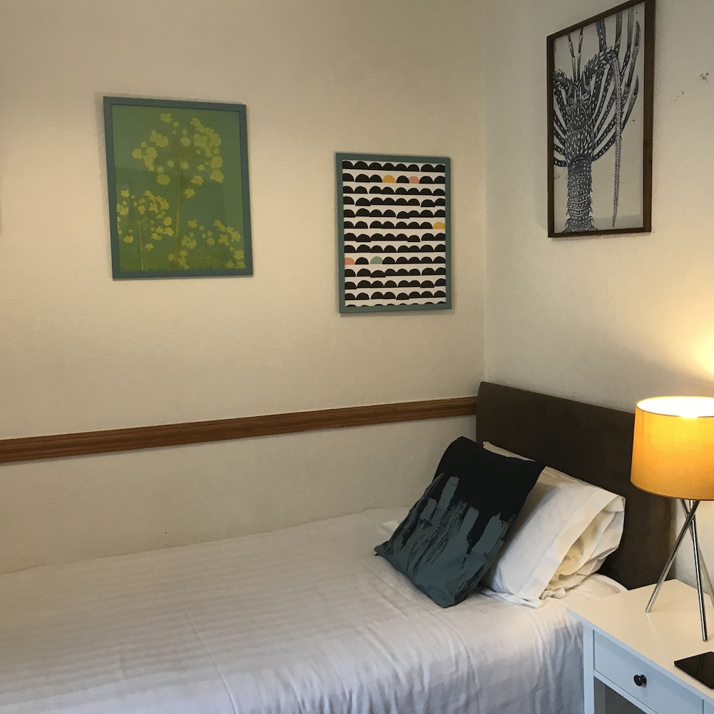 Single Room photo 3