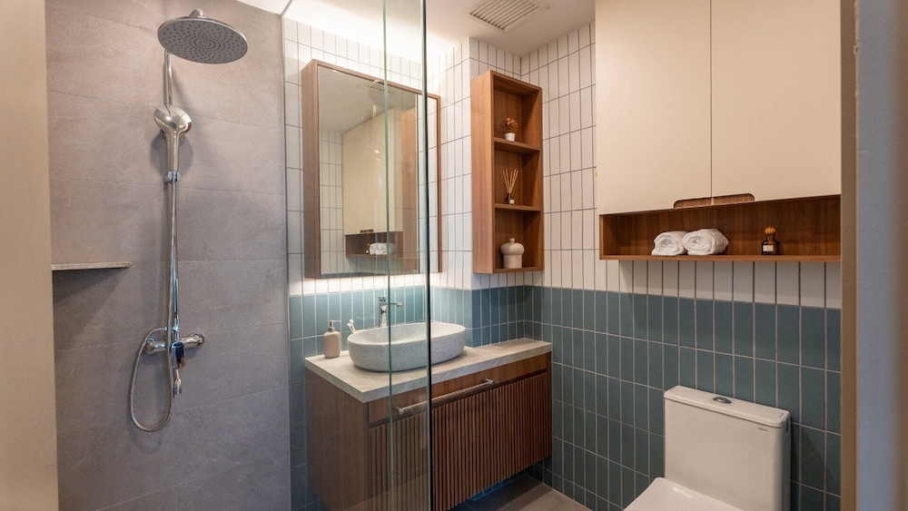 Premium Studio Suite, 1 Queen Bed, City View photo 2